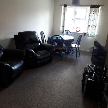 Marvellous Meridian Maisonette Ifield エクステリア 写真