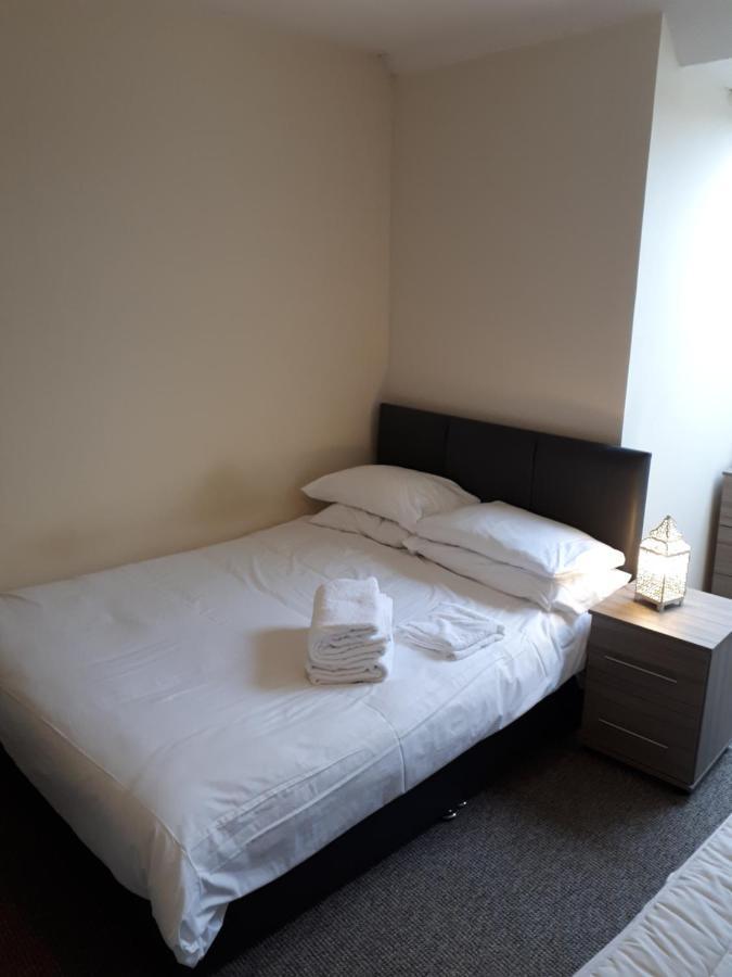 Marvellous Meridian Maisonette Ifield エクステリア 写真