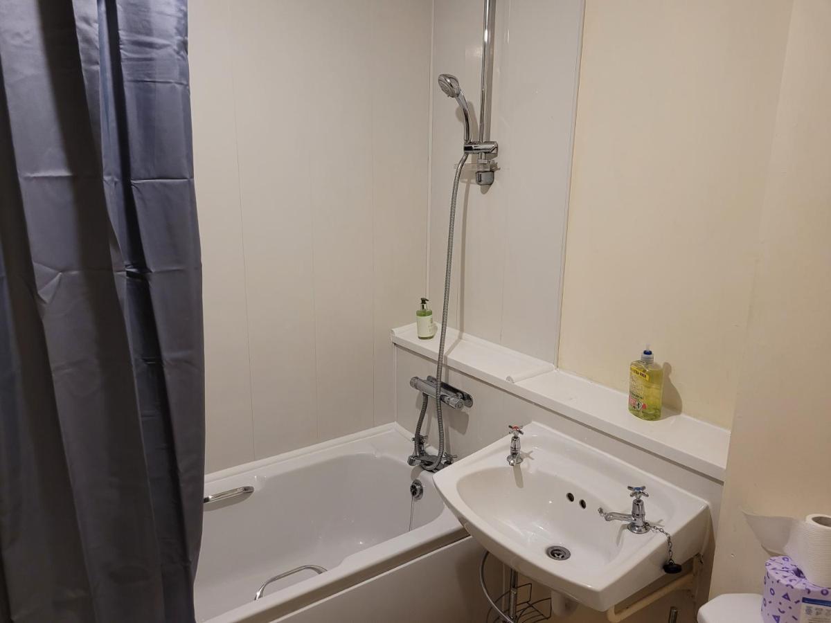 Marvellous Meridian Maisonette Ifield エクステリア 写真