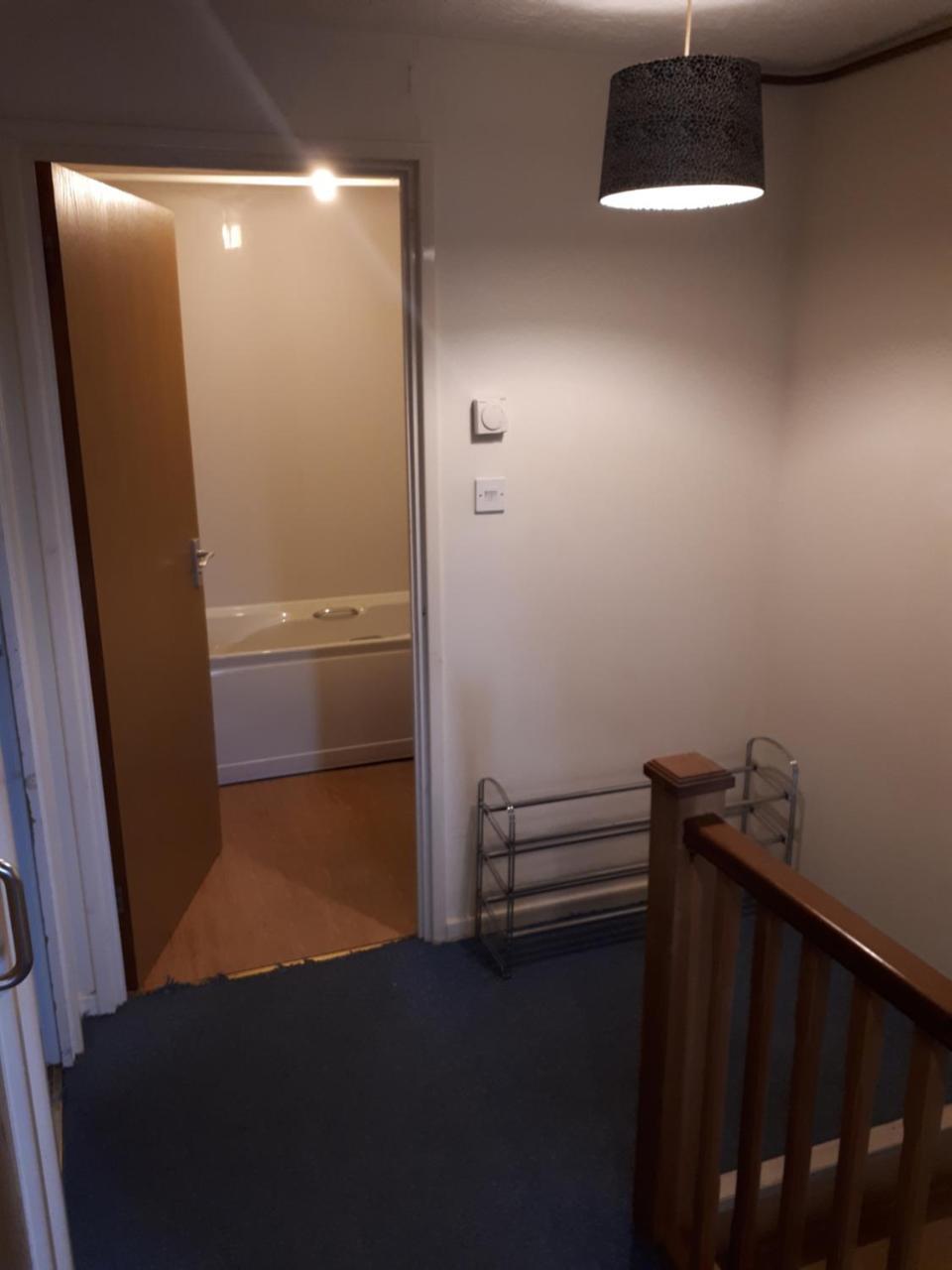 Marvellous Meridian Maisonette Ifield エクステリア 写真