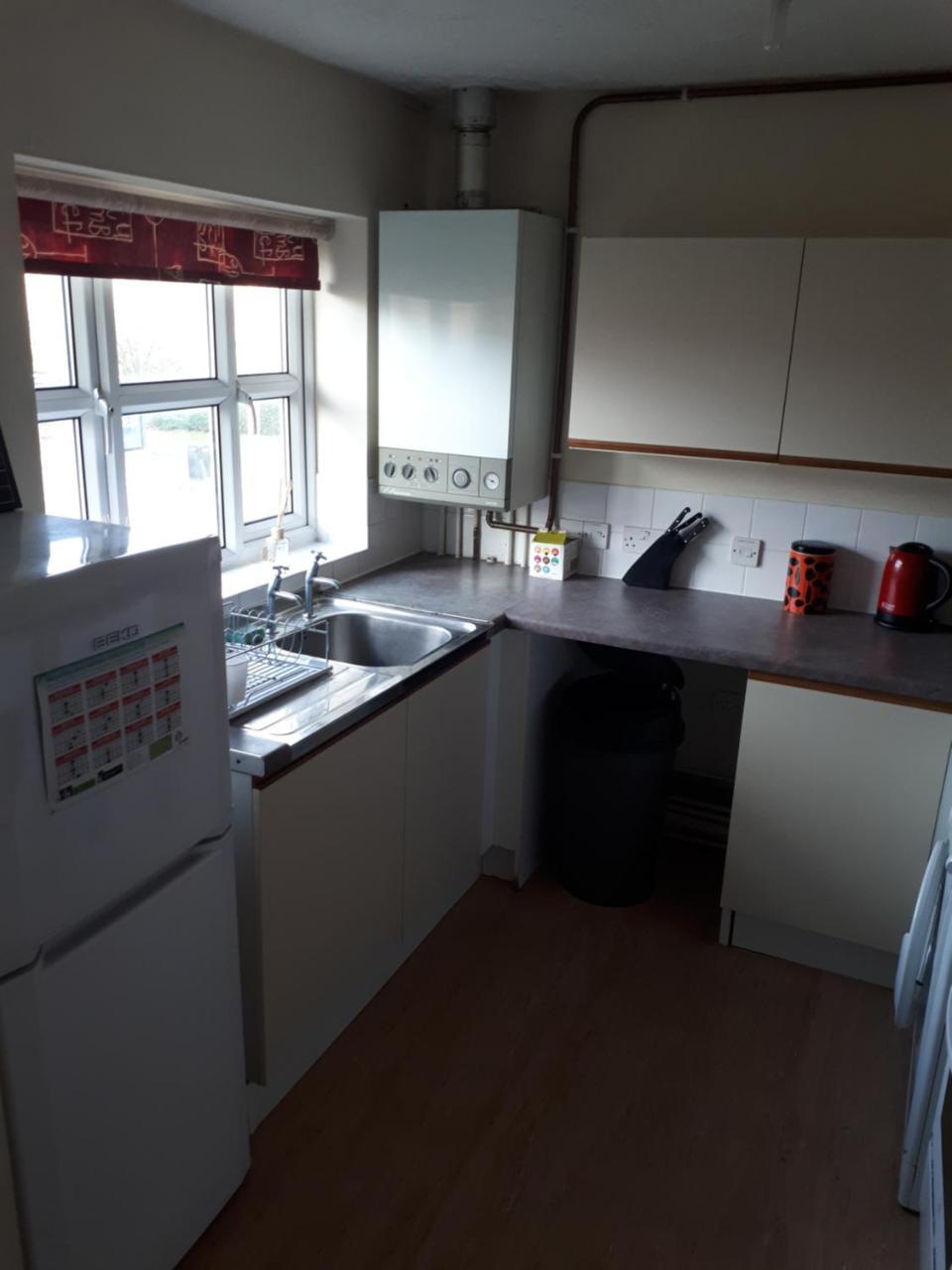 Marvellous Meridian Maisonette Ifield エクステリア 写真